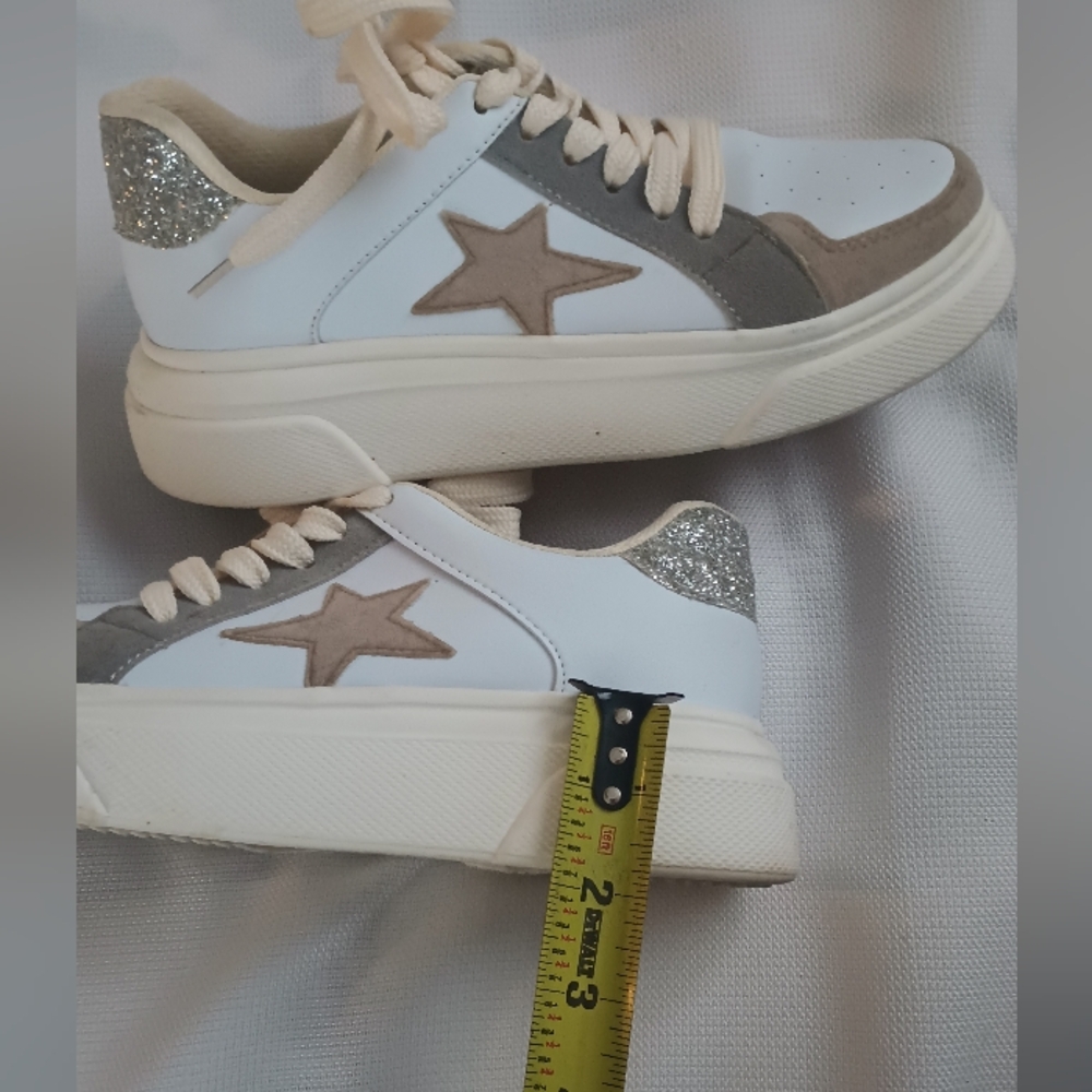 Maker's Area Star Sneaker Nude/ White Size 8 Women's Pre-owned Good Condition